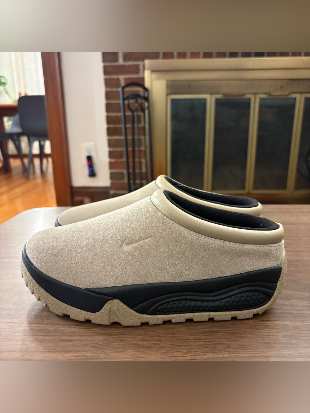 Brand new never worn!  Men’s Nike ACG Rufus in limestone.  Size 7